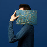 The form-fitting glossy hardshell case with Oil Painting design