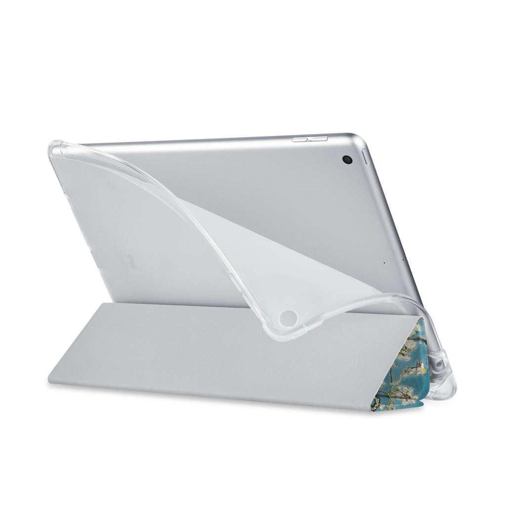 Balance iPad SeeThru Casd with Oil Painting Design has a soft edge-to-edge liner that guards your iPad against scratches.