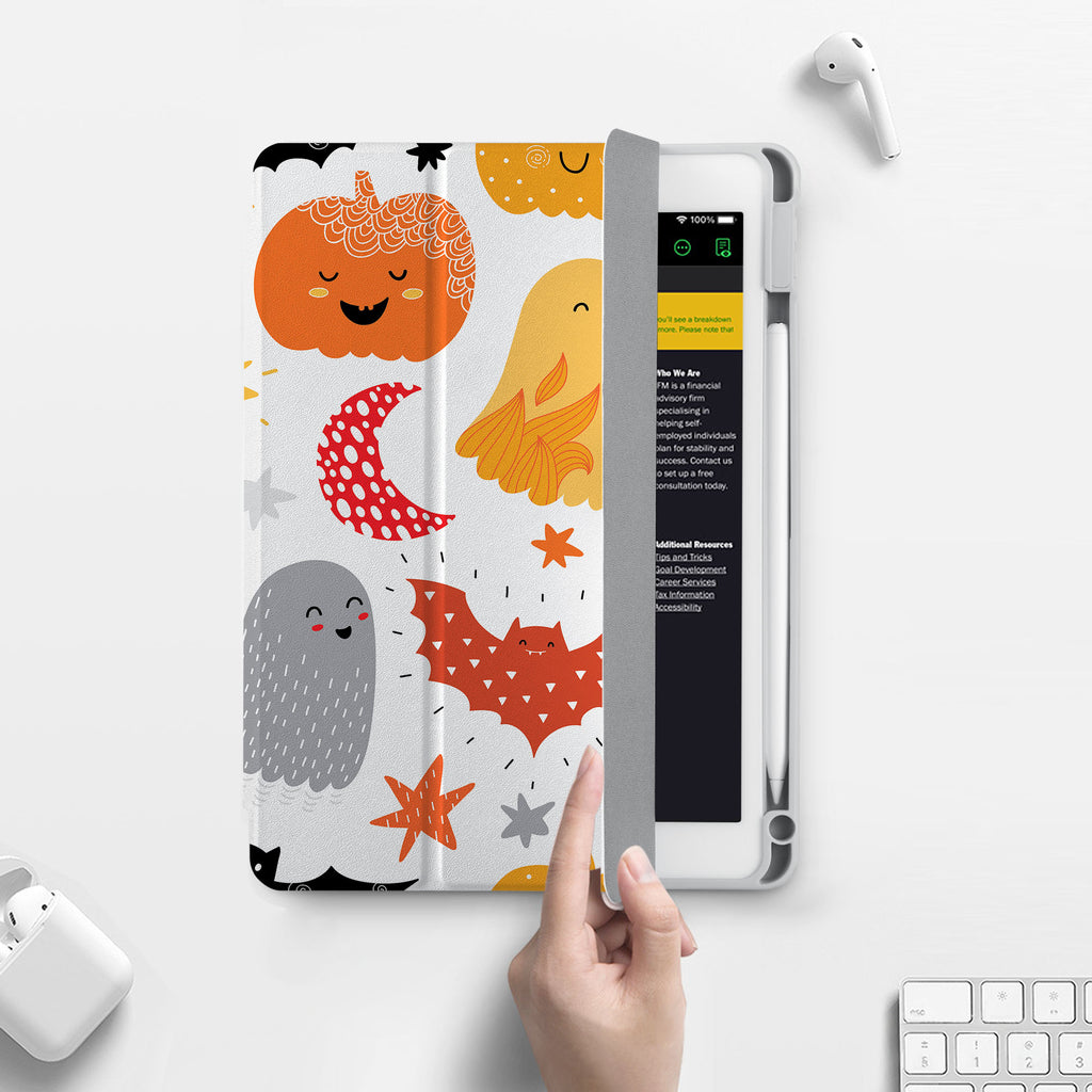 Vista Case iPad Premium Case with Halloween Design has built-in magnets are strategically placed to put your tablet to sleep when not in use and wake it up automatically when you need it for an extended battery life.